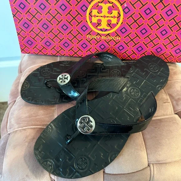 Tory Burch Black flip flops - Picture 6 of 10